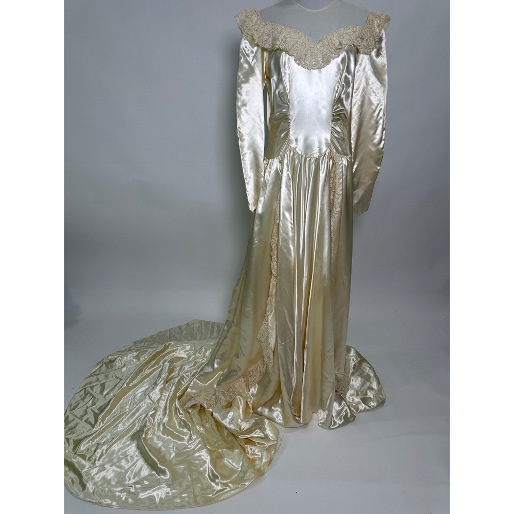 Vintage 1940s Illusion Satin Wedding Dress Lace Cathedral Train Cream S